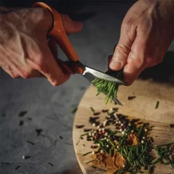 Scissors With Serrated Blades - Classic Multi-purpose - Right-handed 18 cm - Fiskars 10 Scissors With Serrated Blades - Classic Multi-purpose - Right-handed 18 cm - Fiskars -Avery Store AIG7272822