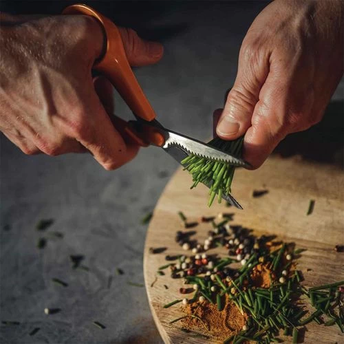 Scissors With Serrated Blades - Classic Multi-purpose - Right-handed 18 cm - Fiskars 5 Scissors With Serrated Blades - Classic Multi-purpose - Right-handed 18 cm - Fiskars - Image 5