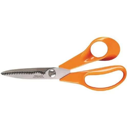 Scissors With Serrated Blades - Classic Multi-purpose - Right-handed 18 cm - Fiskars 1 Scissors With Serrated Blades - Classic Multi-purpose - Right-handed 18 cm - Fiskars